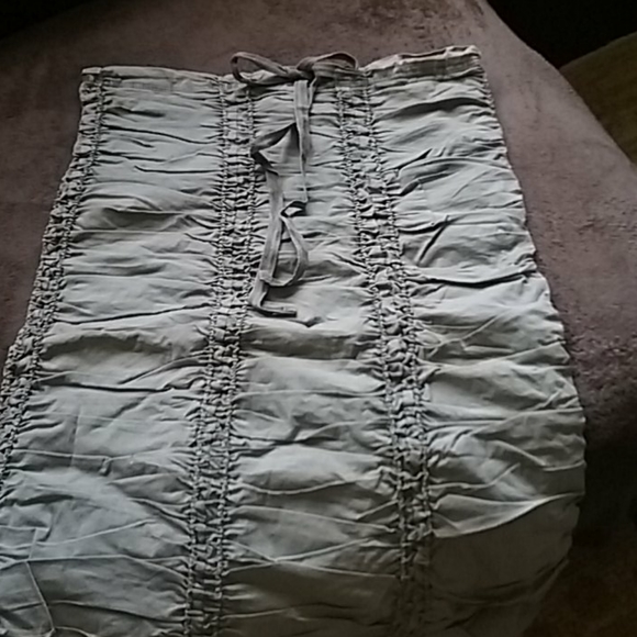 XCVI Ruched Skirt - Picture 7 of 9